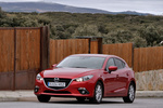 Mazda Mazda3 5p SKYACTIV-G 1.5 100 CV Style Turismo Soul Red Metallic Exterior Lateral-Frontal 5 puertas