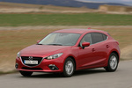 Mazda Mazda3 5p SKYACTIV-G 1.5 100 CV Style Turismo Soul Red Metallic Exterior Lateral-Frontal 5 puertas