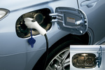 Mitsubishi Outlander Outlander PHEV Outlander PHEV Todo terreno Exterior Toma de recarga 5 puertas
