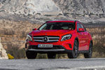 Mercedes-Benz Clase GLA GLA 200 Gama GLA Todo terreno Rojo Jupiter Exterior Frontal-Lateral 5 puertas