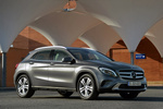 Mercedes-Benz Clase GLA GLA 200 CDI Gama GLA Todo terreno Designo gris monta&ntilde;a magno Exterior Lateral-Frontal 5 puertas