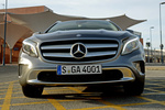 Mercedes-Benz Clase GLA GLA 200 CDI Gama GLA Todo terreno Designo gris monta&ntilde;a magno Exterior Frontal 5 puertas