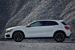 Mercedes-Benz Clase GLA GLA 250 4MATIC 7G-DCT Gama GLA Todo terreno Blanco Cirro Exterior Lateral 5 puertas