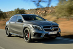 Mercedes-Benz Clase GLA GLA 45 AMG GLA 45 AMG Todo terreno Designo gris monta&ntilde;a magno Exterior Lateral-Frontal 5 puertas