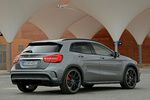 Mercedes-Benz Clase GLA GLA 45 AMG GLA 45 AMG Todo terreno Designo gris monta&ntilde;a magno Exterior Posterior-Lateral 5 puertas