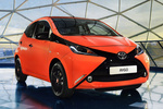 Toyota Aygo 5p 1.0 VVT-i 69 CV x-cite Turismo x-naranja Exterior Lateral-Frontal 5 puertas
