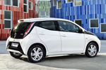 Toyota Aygo 5p 1.0 VVT-i 69 CV x-play Turismo x-blanco Exterior Lateral-Posterior 5 puertas