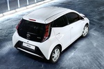Toyota Aygo 5p 1.0 VVT-i 69 CV x-play Turismo x-blanco Exterior Posterior-Lateral-Cenital 5 puertas