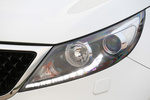 KIA Sportage Gama Sportage Gama Sportage Todo terreno Deluxe White Exterior Faro 5 puertas
