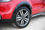 KIA Soul Gama Soul Gama Soul Monovolumen Inferno Red Exterior Llanta 5 puertas