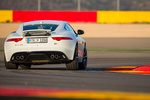 Jaguar F-Type R Coup&eacute; V8 5.0 S/C 550 CV R V8 Coup&eacute; Coup&eacute; Polaris White Exterior Posterior 2 puertas