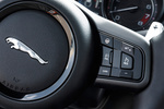 Jaguar F-Type R Coup&eacute; V8 5.0 S/C 550 CV R V8 Coup&eacute; Coup&eacute; Interior Mandos volante 2 puertas