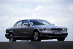 Jaguar XJ 4.2 V8 4.2 V8 Turismo Exterior Lateral-Frontal 4 puertas