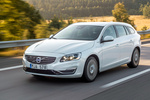 Volvo V60 V60 D6 Plug-in Hybrid V60 D6 Plug-in Hybrid Turismo familiar Exterior Frontal-Lateral 5 puertas