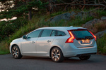 Volvo V60 V60 D6 Plug-in Hybrid V60 D6 Plug-in Hybrid Turismo familiar Exterior Posterior 5 puertas