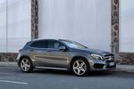 Mercedes-Benz Clase GLA GLA 220 CDI 4MATIC 7G-DCT Gama GLA Todo terreno Designo gris monta&ntilde;a magno Exterior Lateral-Frontal 5 puertas