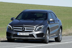 Mercedes-Benz Clase GLA GLA 220 CDI 4MATIC 7G-DCT Gama GLA Todo terreno Designo gris monta&ntilde;a magno Exterior Frontal 5 puertas