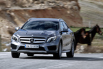 Mercedes-Benz Clase GLA GLA 220 CDI 4MATIC 7G-DCT Gama GLA Todo terreno Designo gris monta&ntilde;a magno Exterior Frontal 5 puertas