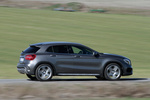 Mercedes-Benz Clase GLA GLA 220 CDI 4MATIC 7G-DCT Gama GLA Todo terreno Designo gris monta&ntilde;a magno Exterior Lateral 5 puertas