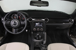 Mazda MX-5 2.0 Roadster Coup&eacute; Sakura Descapotable Interior Salpicadero 2 puertas