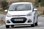 Hyundai i10 1.0 MPi 66 CV Tecno Turismo Pure White Exterior Frontal-Lateral 5 puertas