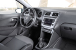 Volkswagen Polo TDI BlueMotion TDI BlueMotion Turismo Azul Glaciar Metalizado Interior Salpicadero 5 puertas
