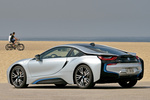BMW i8 Gama i8 Gama i8 Coup&eacute; Ionic Silver con acentuaci&oacute;n BMW i Blau Exterior Lateral-Posterior 3 puertas