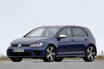 Volkswagen Golf R R Turismo Lapiz Blue Metallic Exterior Frontal-Lateral 3 puertas