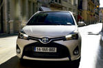 Toyota Yaris hybrid Advance Turismo Blanco Glaciar Perlado Exterior Frontal 5 puertas