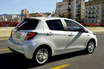Toyota Yaris hybrid Advance Turismo Blanco Glaciar Perlado Exterior Lateral-Posterior 5 puertas