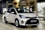 Toyota Yaris hybrid Advance Turismo Blanco Glaciar Perlado Exterior Lateral-Frontal 5 puertas