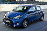 Toyota Yaris hybrid Active Turismo Azul El&eacute;ctrico Metalizado Exterior Lateral-Frontal 5 puertas