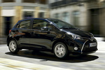 Toyota Yaris Advance Advance Turismo Negro Azabache Exterior Frontal-Lateral 5 puertas