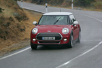MINI MINI MINI Cooper MINI Cooper Turismo Blazing Red Exterior Frontal 3 puertas