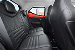 Toyota Aygo 5p 1.0 VVT-i 69 CV x-cite Turismo Interior Asientos 5 puertas