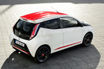 Toyota Aygo Paquete x-line Paquete x-line Turismo x-blanco Exterior Cenital-Posterior-Lateral 5 puertas