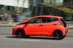 Toyota Aygo 5p 1.0 VVT-i 69 CV x-cite Turismo x-naranja Exterior Lateral 5 puertas