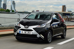Toyota Aygo 5p 1.0 VVT-i 69 CV x-clusiv Turismo x-negro Exterior Frontal-Lateral 5 puertas