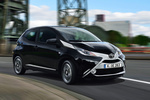 Toyota Aygo 5p 1.0 VVT-i 69 CV x-clusiv Turismo x-negro Exterior Lateral-Frontal 5 puertas