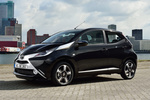 Toyota Aygo 5p 1.0 VVT-i 69 CV x-clusiv Turismo x-negro Exterior Lateral-Frontal 5 puertas
