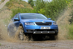 Skoda Scout Gama Scout Gama Scout Turismo familiar Azul Race Metalizado Exterior Frontal 5 puertas