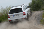 Skoda Scout Gama Scout Gama Scout Turismo familiar Blanco Luna Metalizado Exterior Posterior-Lateral 5 puertas