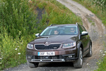 Skoda Scout Gama Scout Gama Scout Turismo familiar Marr&oacute;n Topaz metalizado Exterior Frontal-Lateral 5 puertas