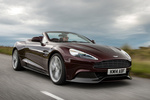 Aston Martin Vanquish V12 577 CV Gama Vanquish Volante 2015 Descapotable Divine Red Exterior Lateral-Frontal 2 puertas