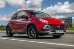 Opel ADAM ROCKS ROCKS Turismo Red &acute;n&acute; Roll Exterior Lateral-Frontal 3 puertas