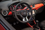 Opel ADAM ROCKS ROCKS Turismo Interior Volante 3 puertas