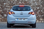 Opel Astra 1.6 CDTI 136 CV Gama Astra 5 puertas Turismo Plata Lago Exterior Posterior 5 puertas