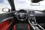 Jaguar XE S Turismo Interior Salpicadero 4 puertas