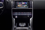 Jaguar XE S Turismo Interior Consola Central 4 puertas