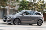 Mercedes-Benz Clase B 220 CDI 4MATIC Urban Line Monovolumen Gris monta&ntilde;a metalizado Exterior Lateral-Frontal 5 puertas